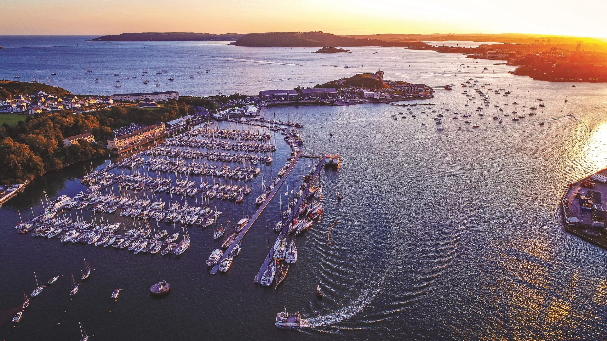 red ensign yacht brokers plymouth